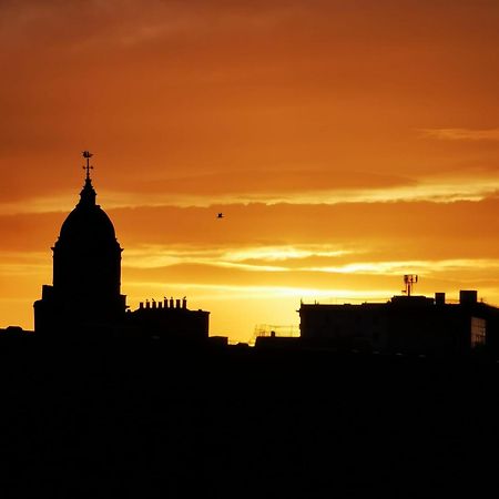 Modern & Cosy Apartment In The Heart Of The Historic Old Town Of Aberdeen, Free Wifi, Free Parking Exterior foto