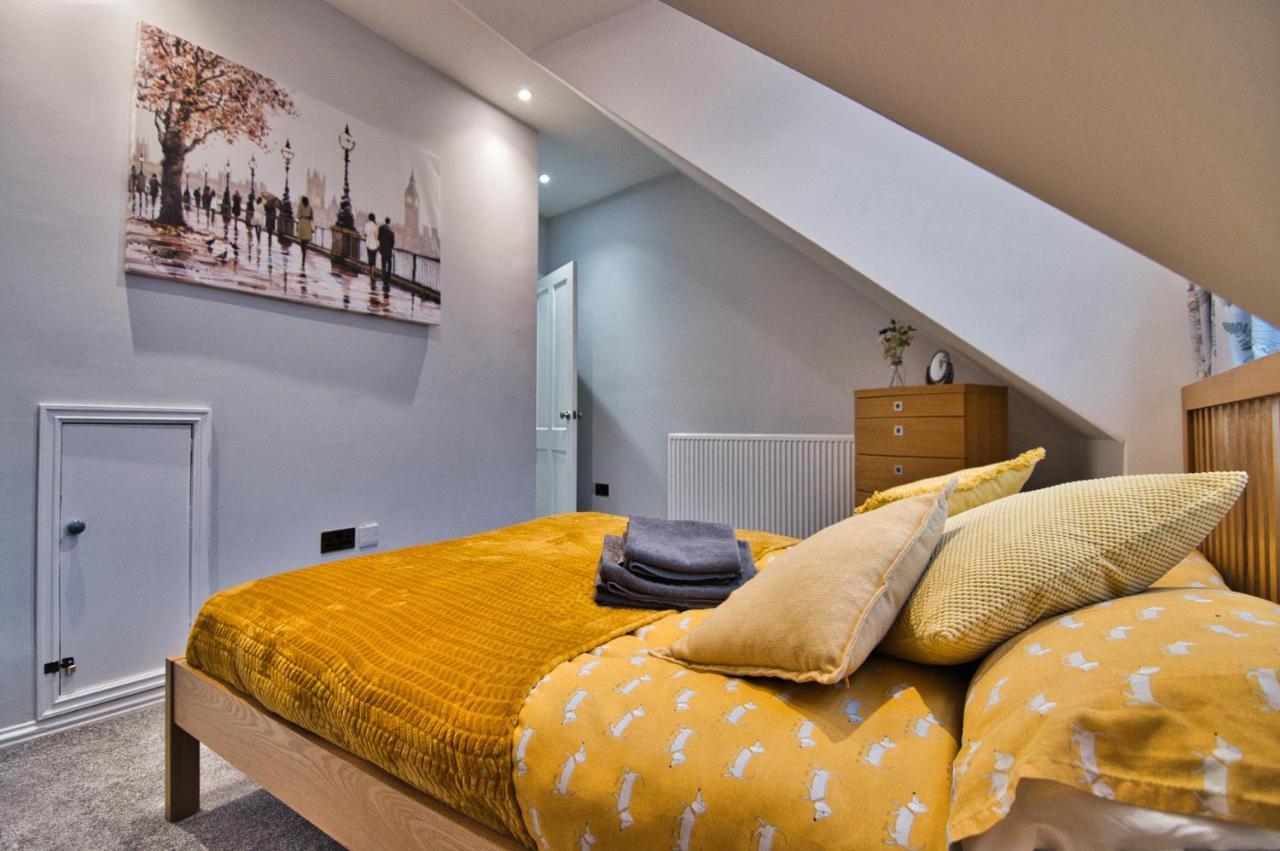 Modern & Cosy Apartment In The Heart Of The Historic Old Town Of Aberdeen, Free Wifi, Free Parking Exterior foto