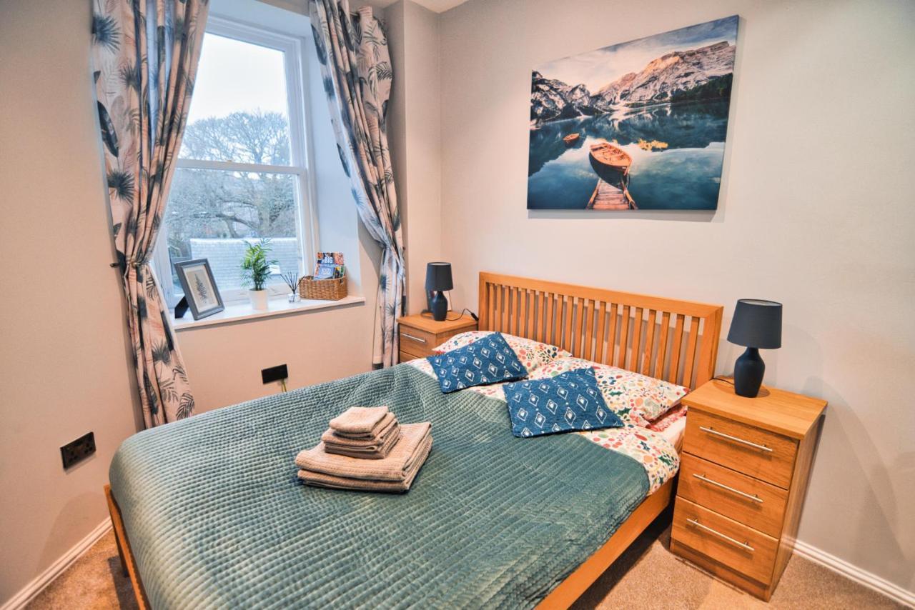 Modern & Cosy Apartment In The Heart Of The Historic Old Town Of Aberdeen, Free Wifi, Free Parking Exterior foto